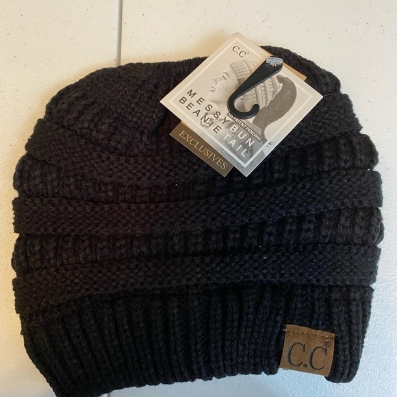 NWT C.C. Black Messy Bun Knit Beanie Hat - Picture 1 of 4